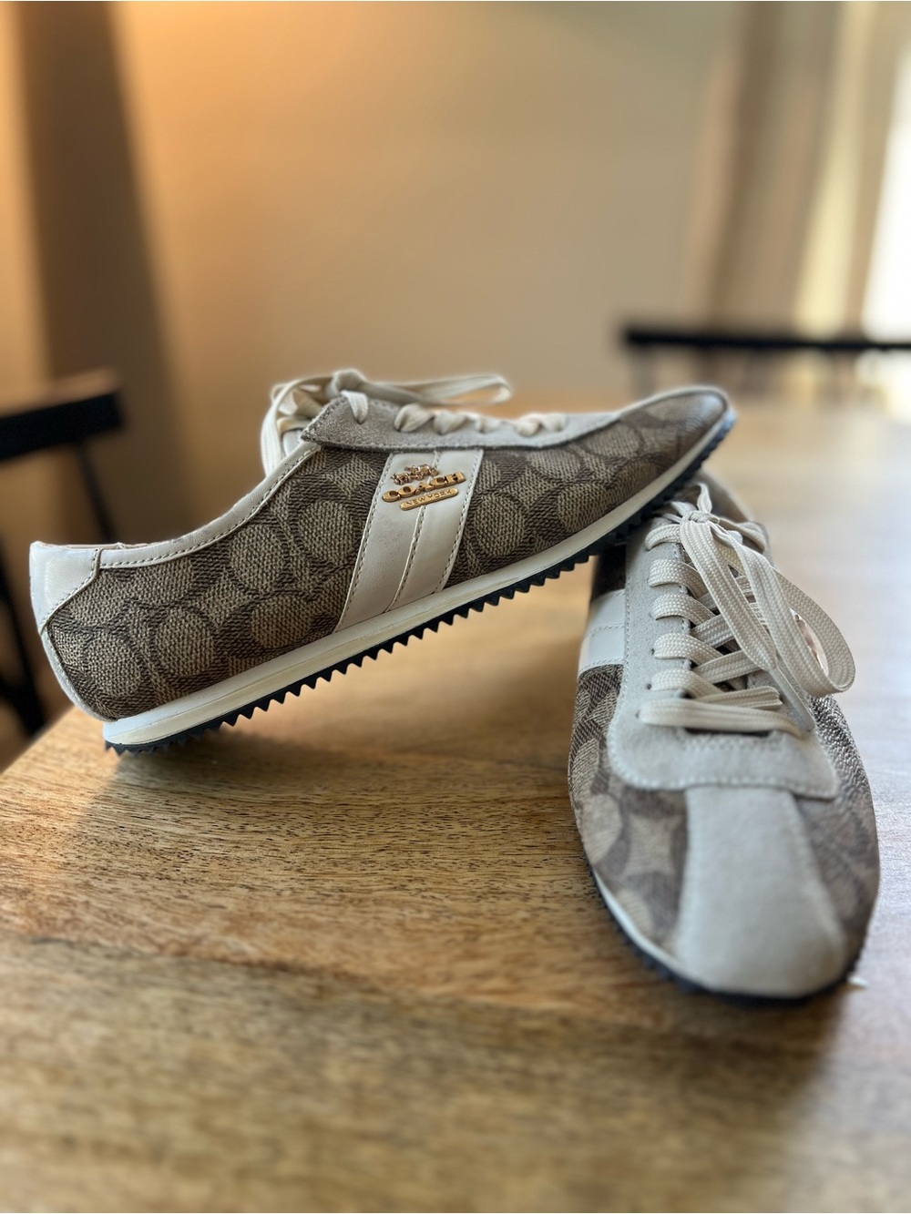 Coach Women’s Katelyn Beige Signature Logo Sneakers with Cream Accents size 7.5